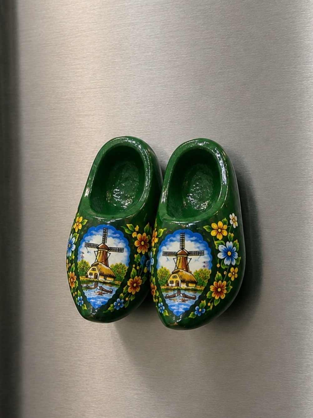 * Vintage Style Dutch Wooden Clog Magnet Green Windmill Holland Souvenir